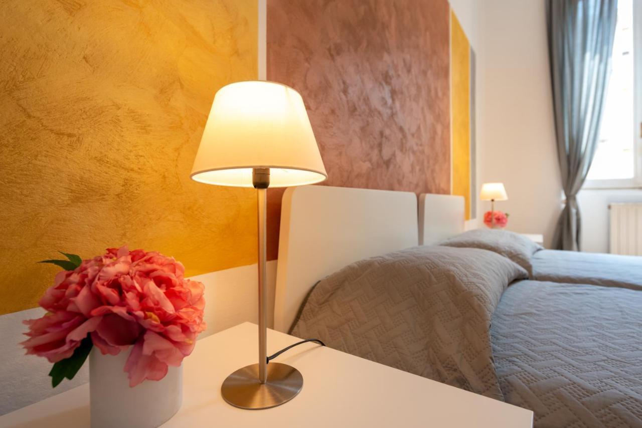 Casa Giovanna - Centrale Vista Porto Carlo Riva Рапало Екстериор снимка